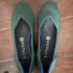 Rothy’s size 8.5 green round toe flats